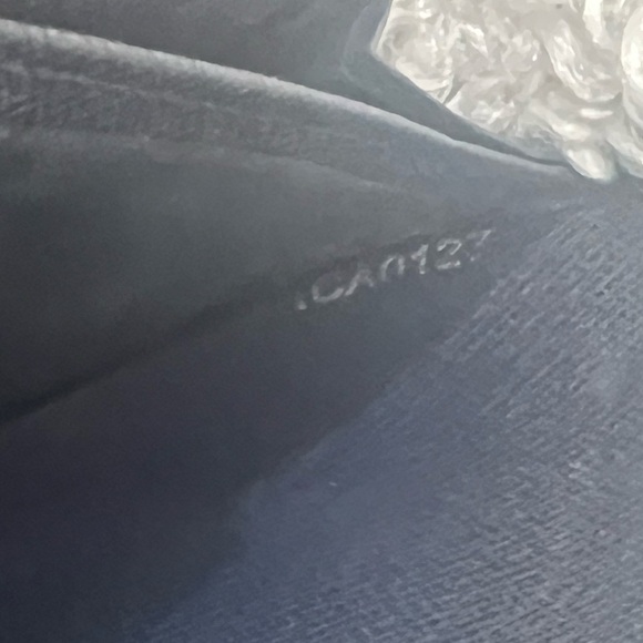 Louis Vuitton Women’s Zip Wallet - Picture 8 of 9